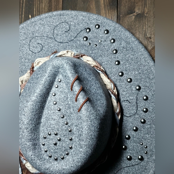 NWT Grey Felt Burned Fedora With Genuine Leather And Silver Studs main image 9